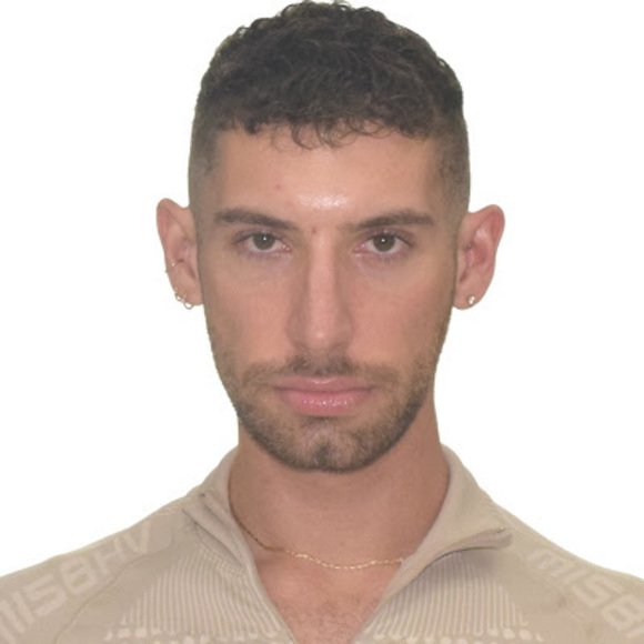 Profile Picture of Yousef yuè yasin Abbas-sinclair (@yueabbas) on Poshmark