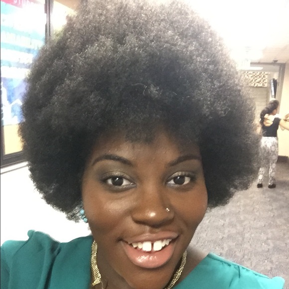 Randa Bropleh - Poshmark Profile Picture of Randa Bropleh (@queensistar23) on Poshmark