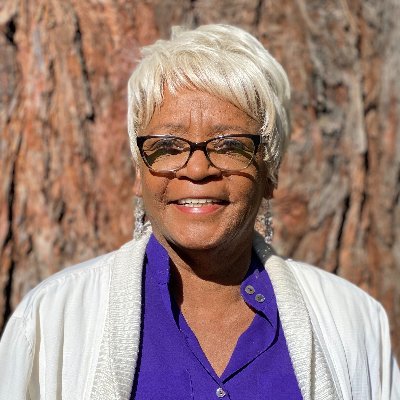 Profile Picture of Rosa Higgs (@Readin40hours) on Twitter