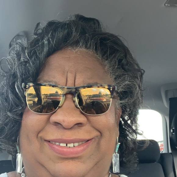 Profile Picture of Kim Parson (@kim_parson) on Poshmark