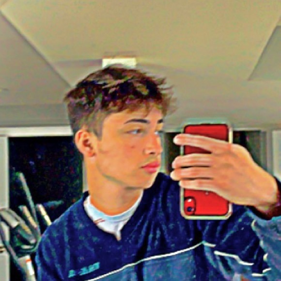 Quinnten Gray - Poshmark Profile Picture of Quinnten Gray (@quinntengray) on Poshmark