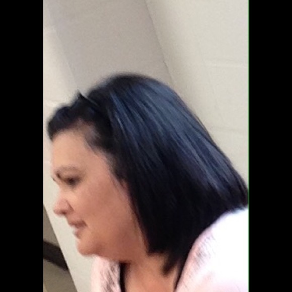 Profile Picture of Tonya Cluck (@cluck) on Poshmark