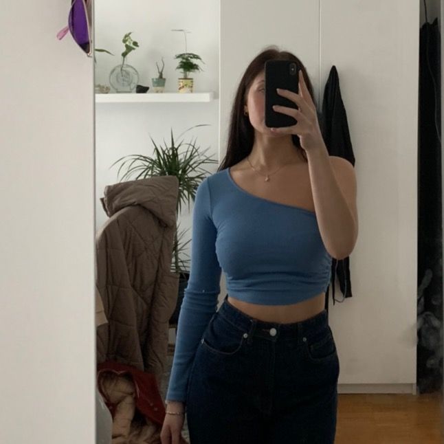 Profile Picture of urmama (@cherryoder) on Tiktok