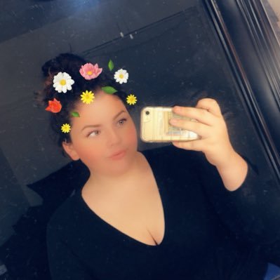 Profile Picture of Karly Hudson (@KarlyN1cole) on Twitter