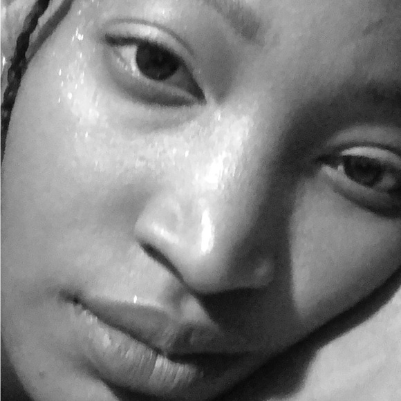 Profile Picture of Calee B (@calipurr) on Poshmark