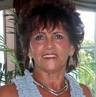 Profile Picture of Sue Koch (@Rarrismiles) on Twitter