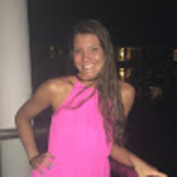 Profile Picture of Grace Hansel (@gracehansel21) on Poshmark