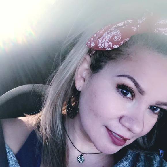 Profile Picture of Patty Jimenez (@mundo_patty) on Poshmark
