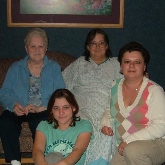 Profile Picture of Nancy Vawter (@nvawter93) on Poshmark