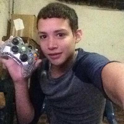 Profile Picture of Jeremy Kahn (@JeremyHerandez) on Twitter