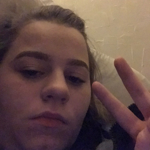 Profile Picture of Hailey Burton (@hypedhayy) on Poshmark