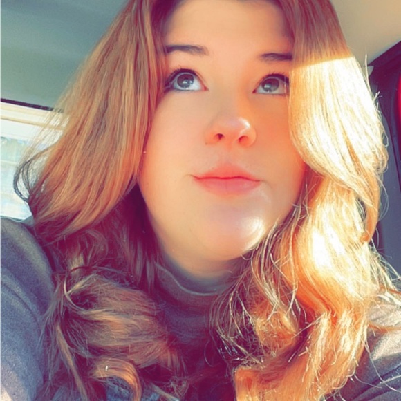 Profile Picture of Danielle Dohner (@d_dohner) on Poshmark