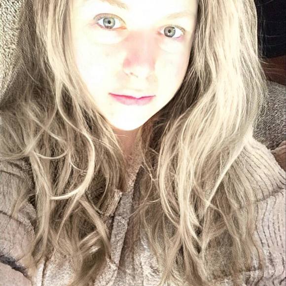 Profile Picture of Joy Schoger (@joyschoger) on Poshmark