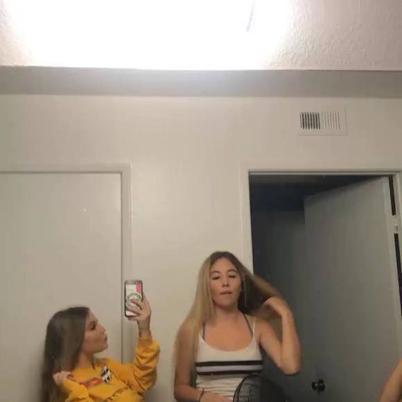 Profile Picture of Kira Lynn (@kiralynn0103) on Poshmark