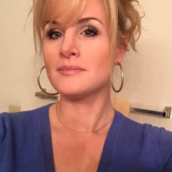 Profile Picture of Diana Cubbison (@dsc916) on Poshmark