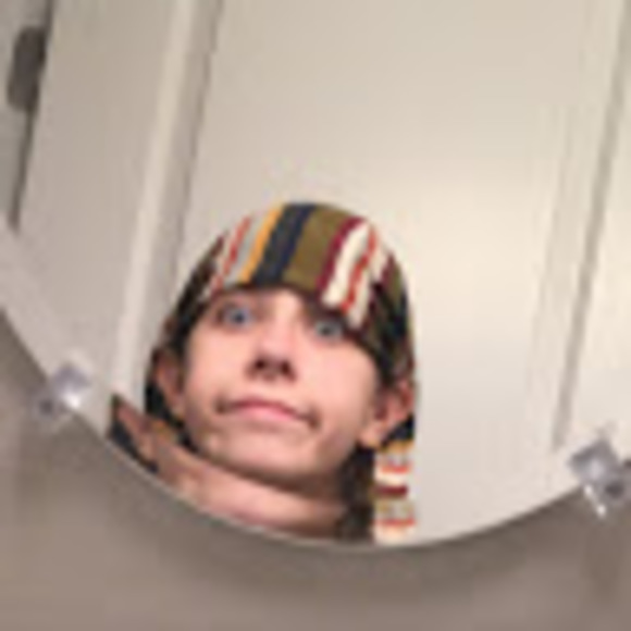 Profile Picture of Julia Gramolini (@larkzpur) on Poshmark