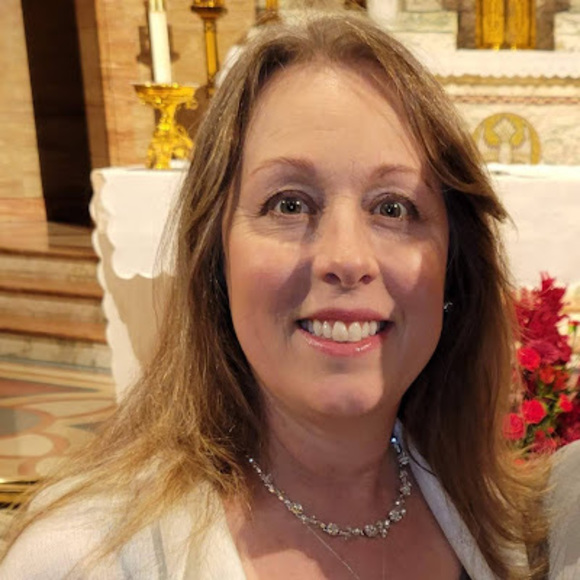 Profile Picture of Pam Farone (@pamfarone) on Poshmark