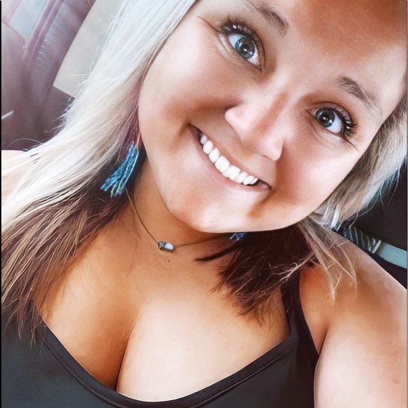 Profile Picture of Brook Brueggemann (@brooklyn0820) on Poshmark