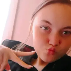 Profile Picture of Chloe Michelle 🦋 (@cmhollingworth04) on Tiktok