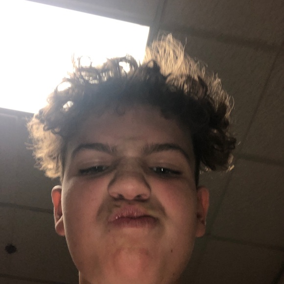 Profile Picture of Amare Menninger (@amare_jason19) on Poshmark