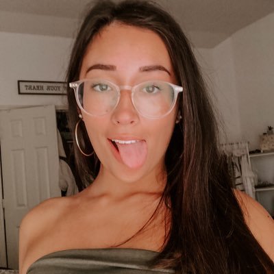 Lena Brazzini - Twitter Profile Picture of Lena Brazzini (@lenabrazzini) on Twitter