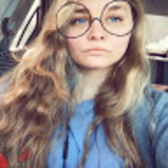 Profile Picture of Miranda Neal (@mirandamgn234) on Poshmark