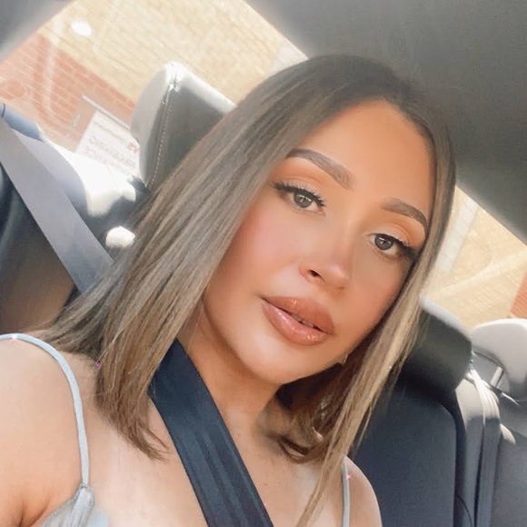 Profile Picture of Maria Resendiz (@zidnesercairam) on Poshmark