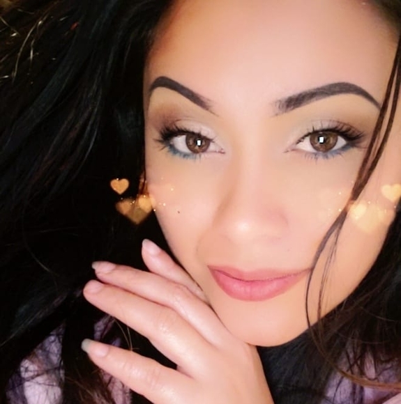Profile Picture of Kalani Moore (@mrslopez707) on Poshmark