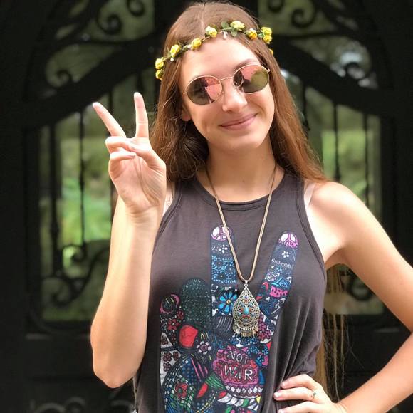 Profile Picture of Jason-lisa Trowbridge (@jason_lisa) on Poshmark