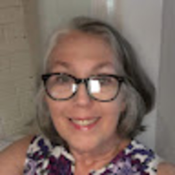 Marion Hughes - Poshmark Profile Picture of Marion Hughes (@mch2212) on Poshmark