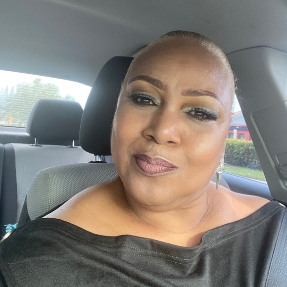 Profile Picture of Cheryl Jones-samuels (@cjonessamuels) on Poshmark