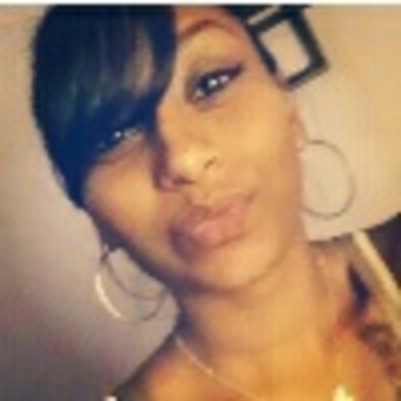 Profile Picture of Shereen Mohammed (@out0fthisworld) on Poshmark
