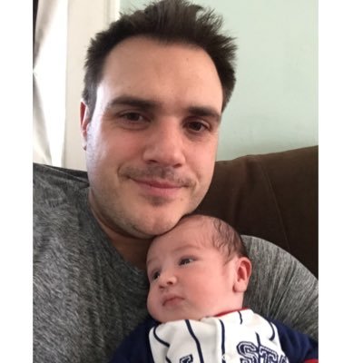 Profile Picture of Jon Puhl (@MrPuhlRead) on Twitter