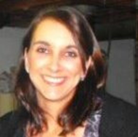 Profile Picture of Holly Daye (@hollydaye19) on Poshmark