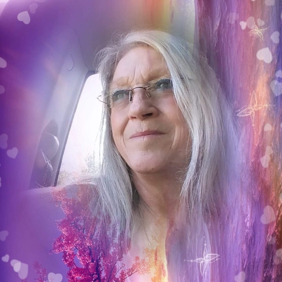 Profile Picture of Tracy Jensrud (@t_jensrud) on Poshmark