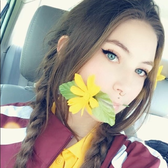 Profile Picture of Melony Spieler (@melony_spieler) on Poshmark