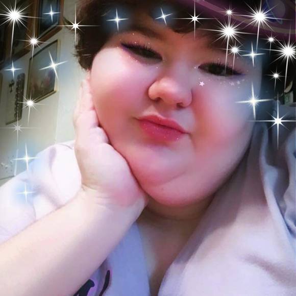 Profile Picture of Danielle Ellington (@daniellerose400) on Poshmark