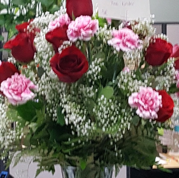 Profile Picture of Tina Linder (@grinch23) on Poshmark