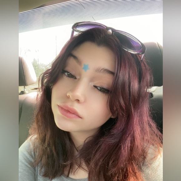 Profile Picture of Leah Swift (@leahswift755) on Poshmark