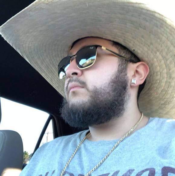 Profile Picture of Alex Rodriguez (@egsrtuna) on Poshmark