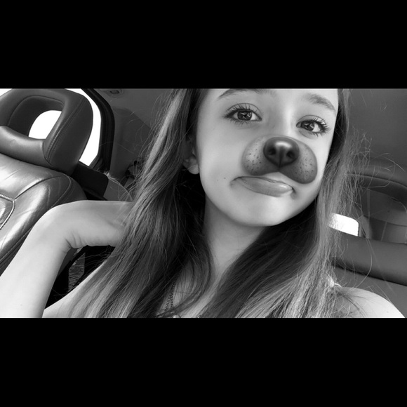 Profile Picture of Brianna Farmer (@brianna_farmer) on Poshmark