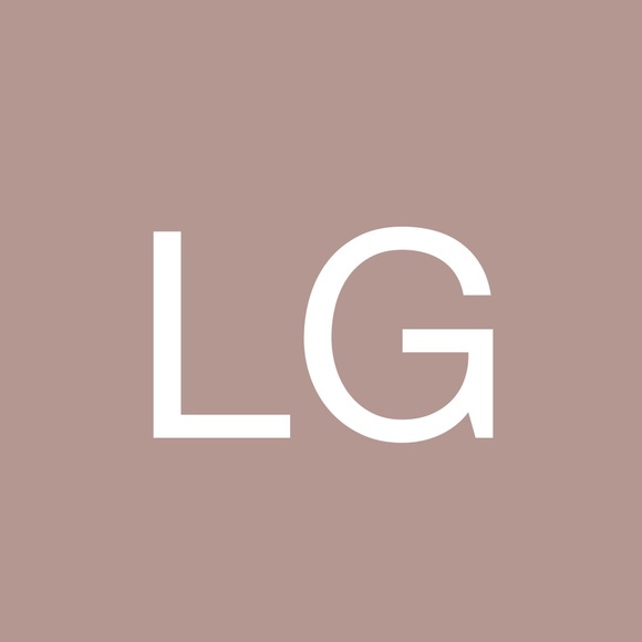 Profile Picture of Louise Gregory (@louisegregory) on Poshmark