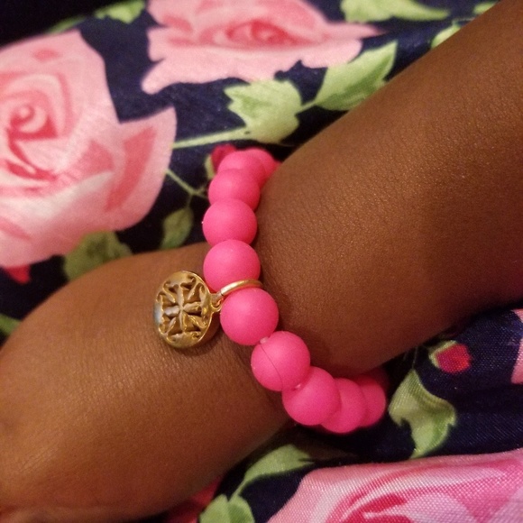 Alyse Allen - Poshmark Profile Picture of Alyse Allen (@pryncessduchess) on Poshmark