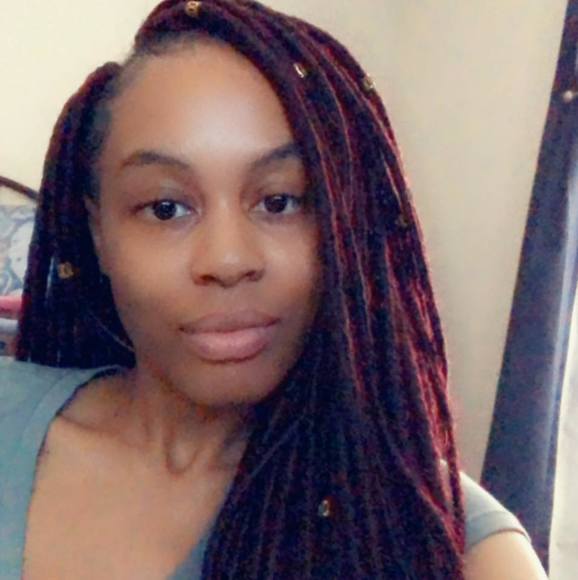 Profile Picture of Simone Brooks (@simone1092) on Poshmark