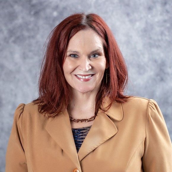 Profile Picture of Kristen Bires (@kristen7356) on Poshmark