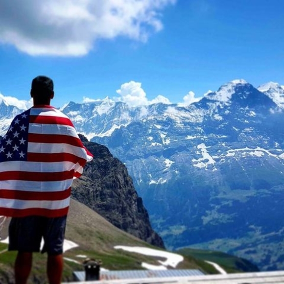 Profile Picture of Andrew Daniels (@andrewdaniels05) on Poshmark