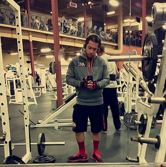 Profile Picture of Brian Fields (@bigballin562) on Poshmark
