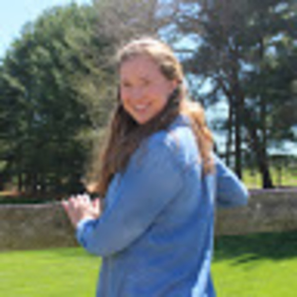 Profile Picture of Jenna Popp (@popp0155) on Poshmark