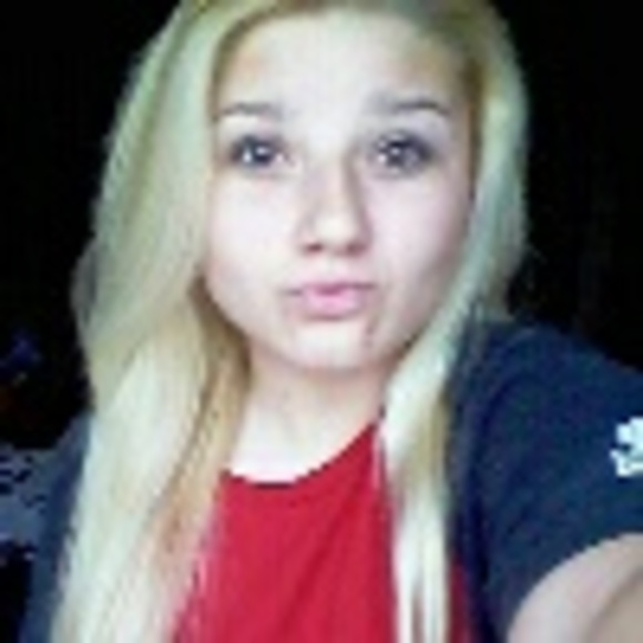 Profile Picture of Minea Pandzic (@mineapandzic) on Poshmark