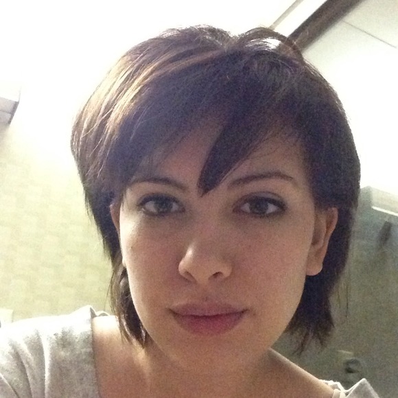 Profile Picture of Esith Esith (@esith) on Poshmark